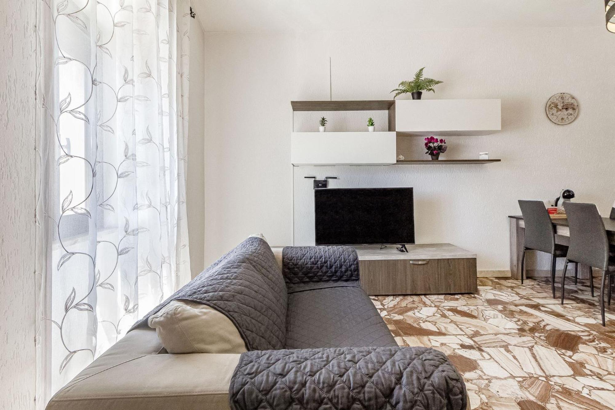 Apartment Lovely Piazza Santa Maria