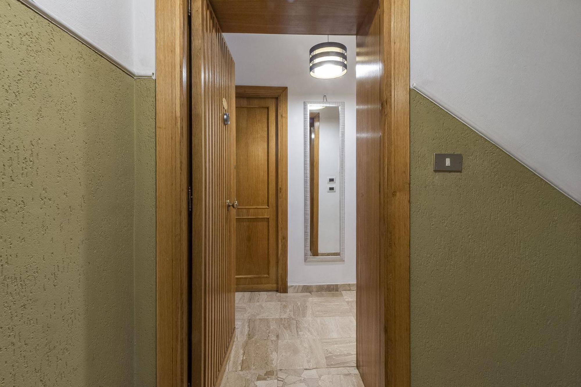 Lovely Piazza Santa Maria Apartment