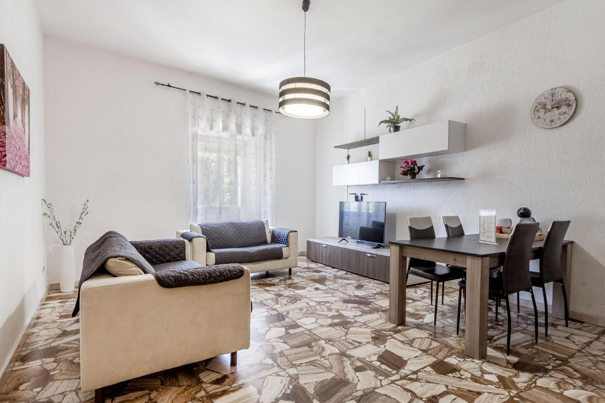 Apartment Lovely Piazza Santa Maria *